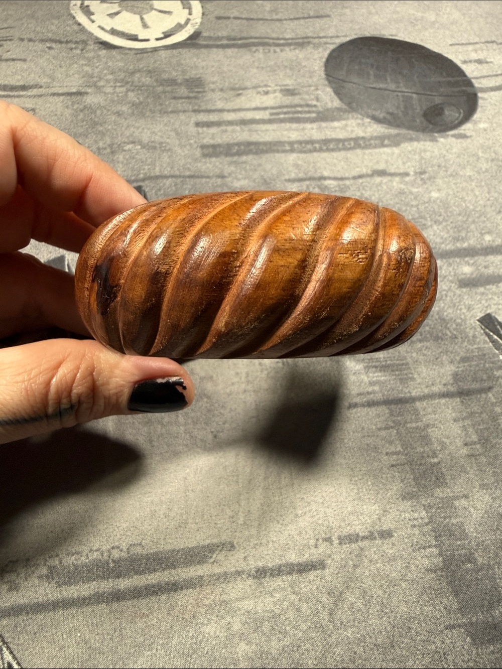 VINTAGE REAL WOOD HAND CARVED TIKI BANGLE